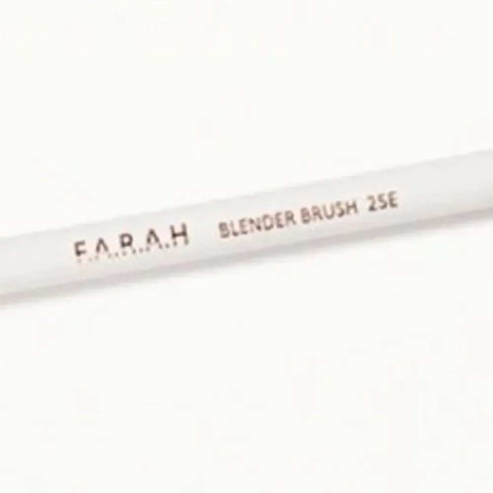 New F.A.R.A.H Blender Brush 25E Rose Gold Collection NEW Ipsy bag